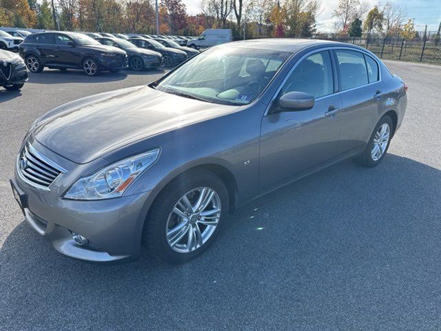 2015 INFINITI Q40 Base