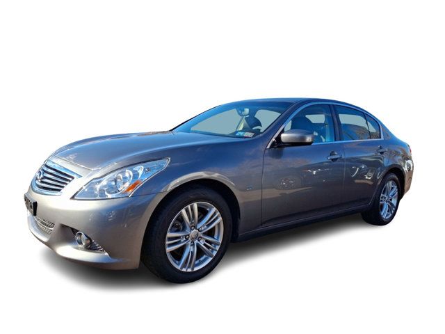 2015 INFINITI Q40 Base