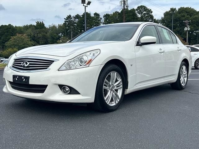 2015 INFINITI Q40 Base