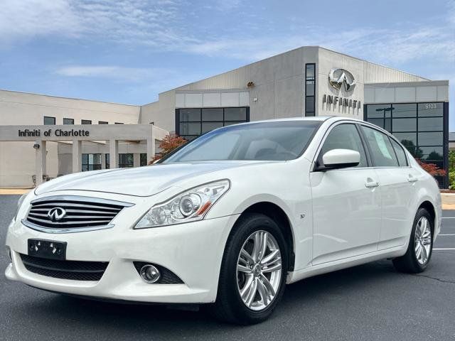 2015 INFINITI Q40 Base