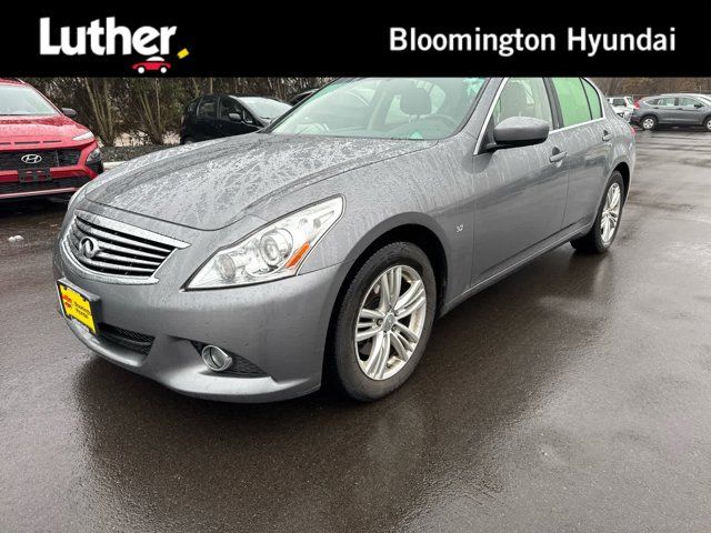 2015 INFINITI Q40 Base