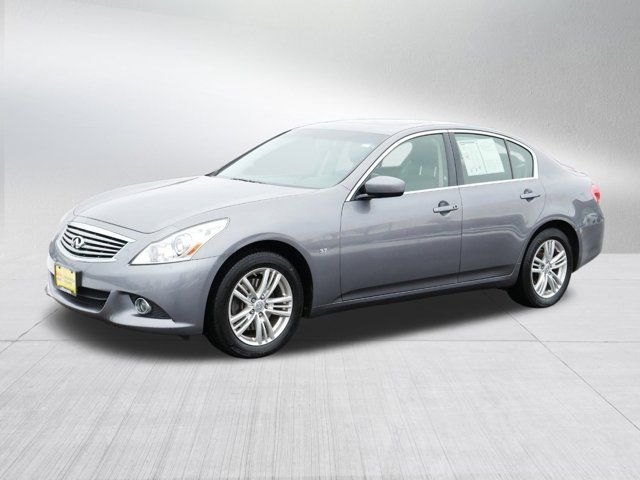 2015 INFINITI Q40 Base