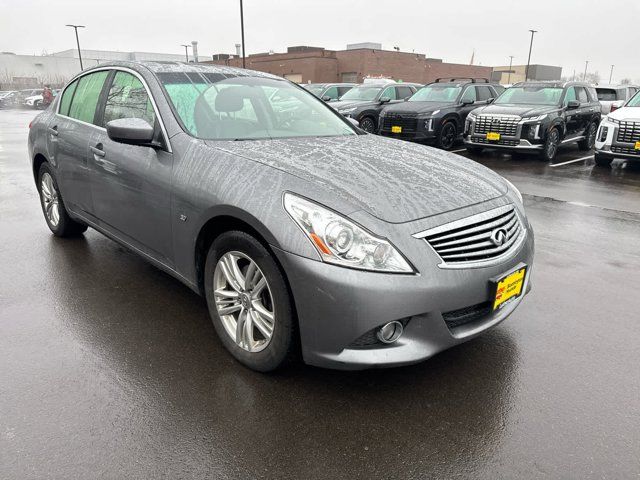 2015 INFINITI Q40 Base