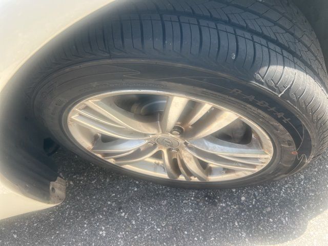 2015 INFINITI Q40 Base