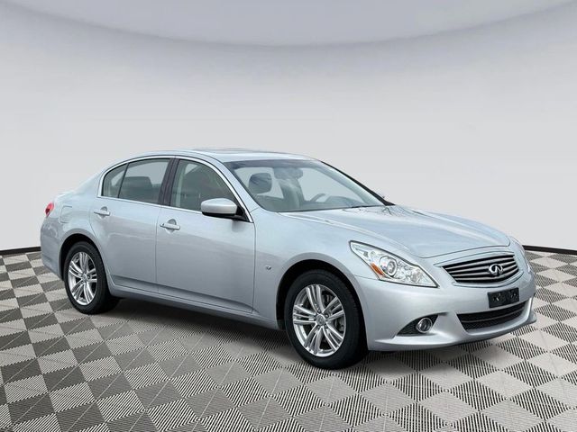 2015 INFINITI Q40 Base