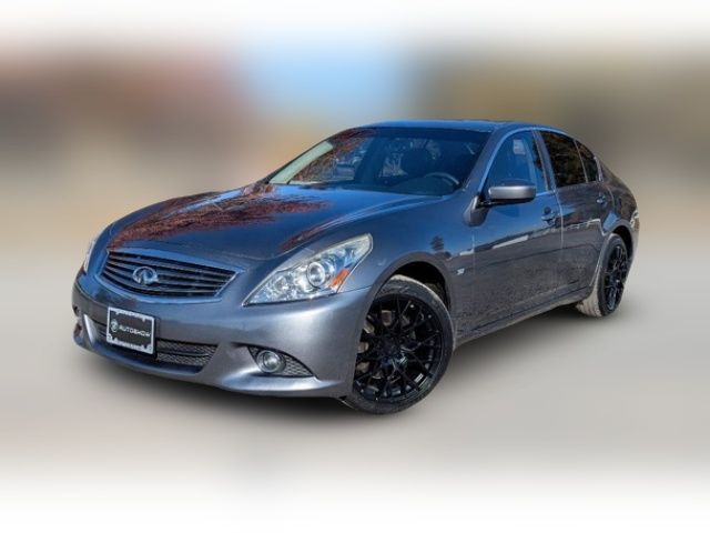 2015 INFINITI Q40 Base