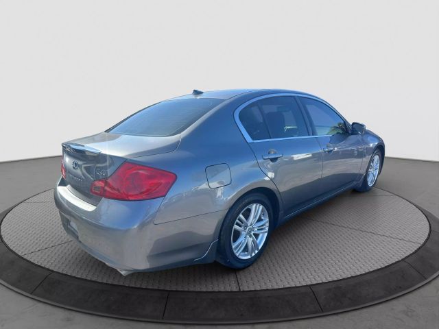 2015 INFINITI Q40 Base