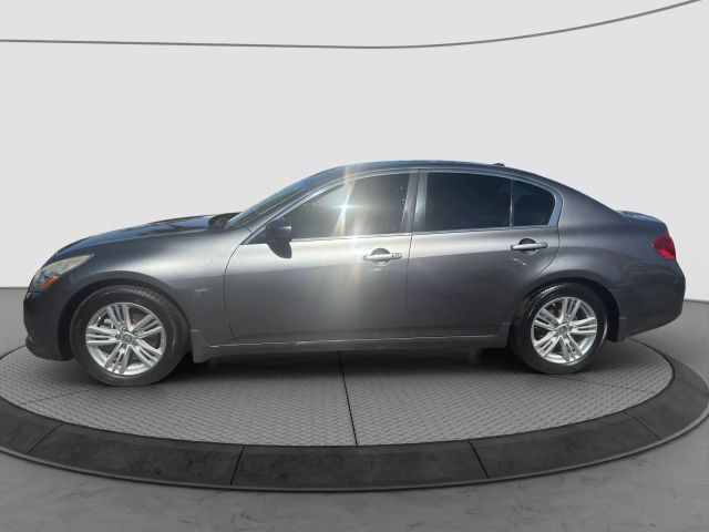 2015 INFINITI Q40 Base