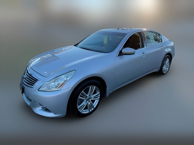 2015 INFINITI Q40 Base