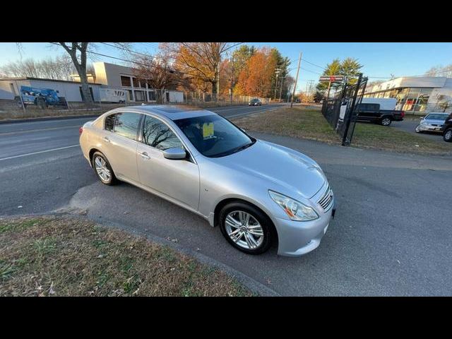 2015 INFINITI Q40 Base