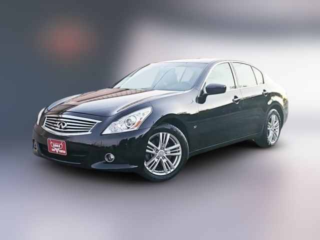 2015 INFINITI Q40 Base