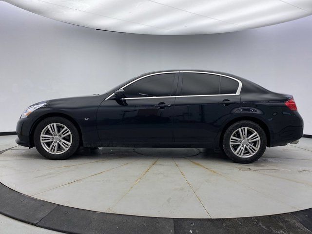 2015 INFINITI Q40 Base