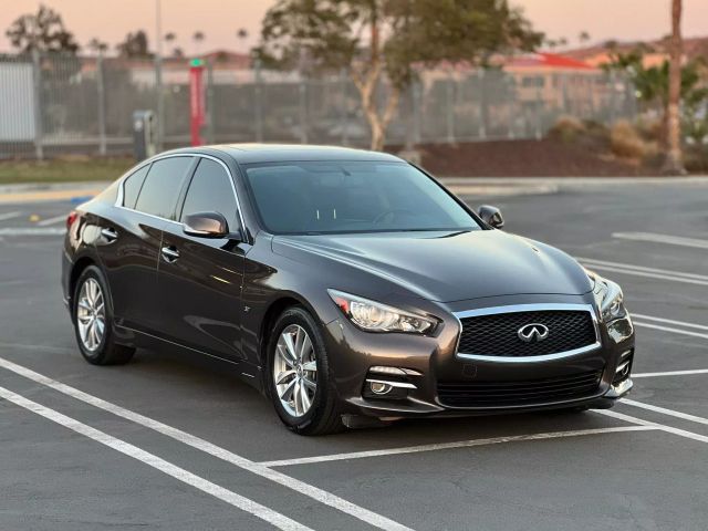 2015 INFINITI Q50 Premium