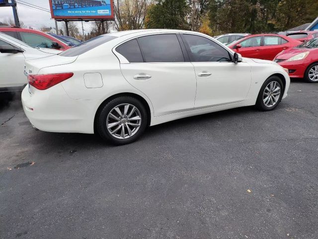 2015 INFINITI Q50 Premium