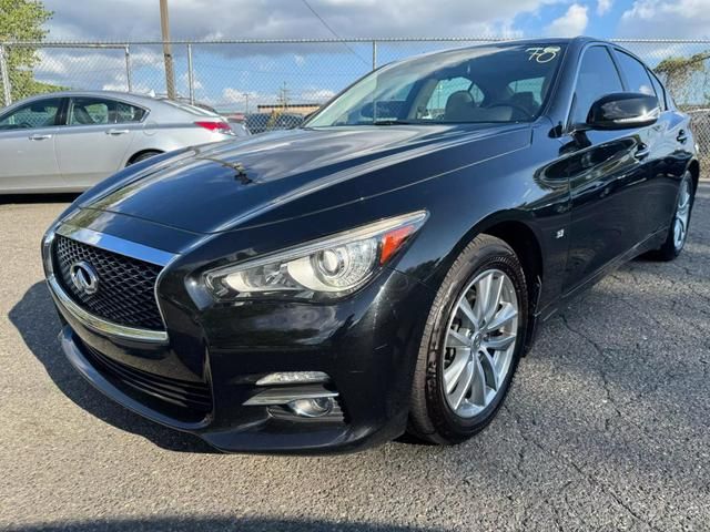 2015 INFINITI Q50 Base