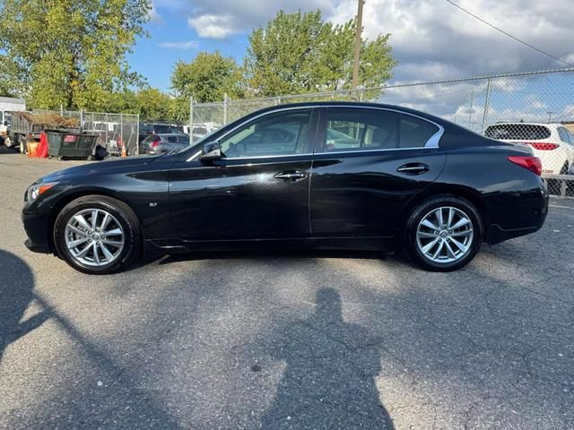 2015 INFINITI Q50 Base