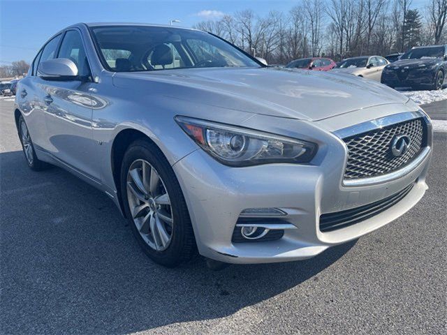 2015 INFINITI Q50 Base