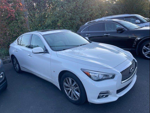 2015 INFINITI Q50 Base