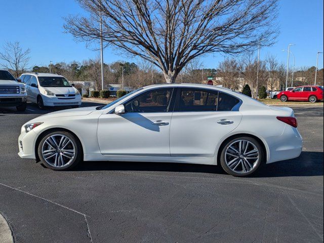 2015 INFINITI Q50 Hybrid Sport