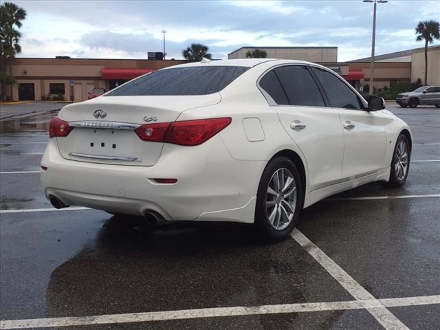 2015 INFINITI Q50 Premium