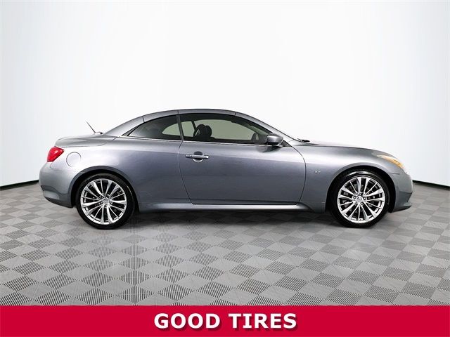 2015 INFINITI Q60 Base