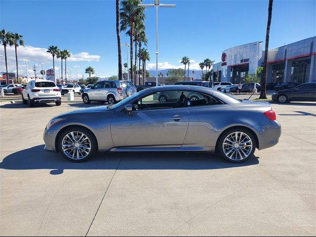 2015 INFINITI Q60 Base