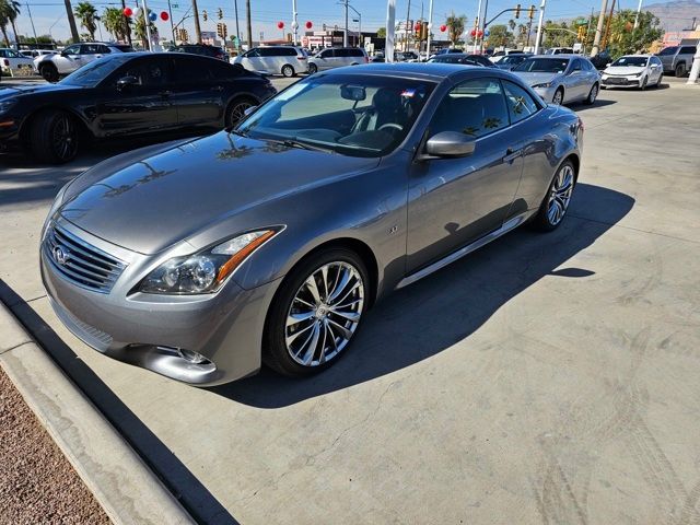 2015 INFINITI Q60 Base