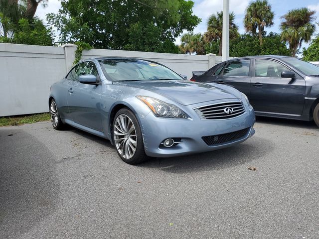 2015 INFINITI Q60 Base