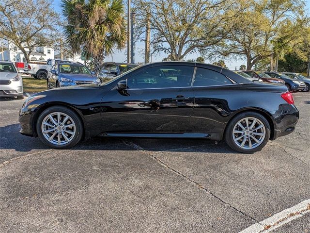 2015 INFINITI Q60 Base