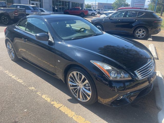 2015 INFINITI Q60 Base