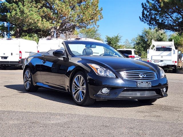 2015 INFINITI Q60 Base