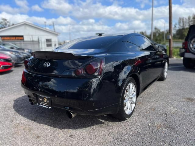 2015 INFINITI Q60 Base