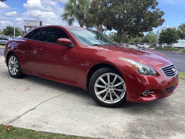 2015 INFINITI Q60 Base