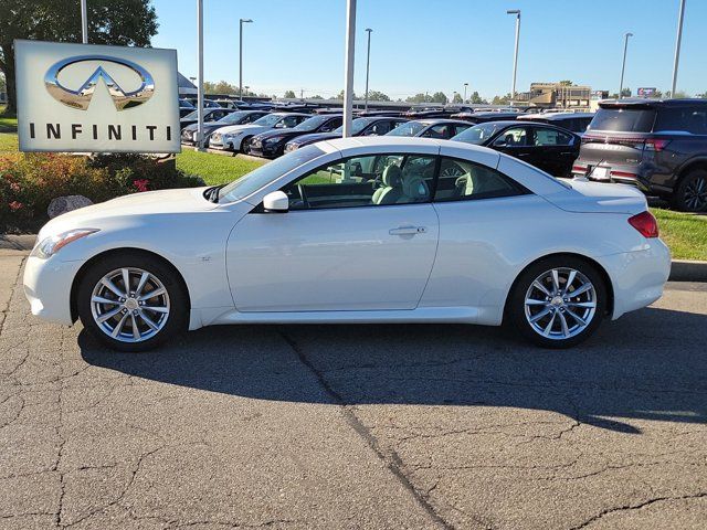 2015 INFINITI Q60 Base