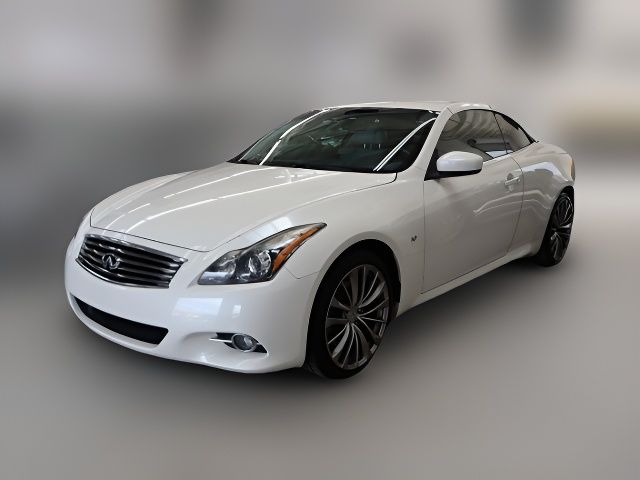 2015 INFINITI Q60 Base