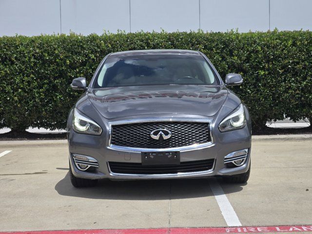 2015 INFINITI Q70 Base