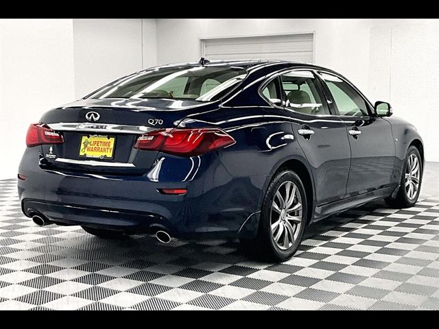 2015 INFINITI Q70 Base