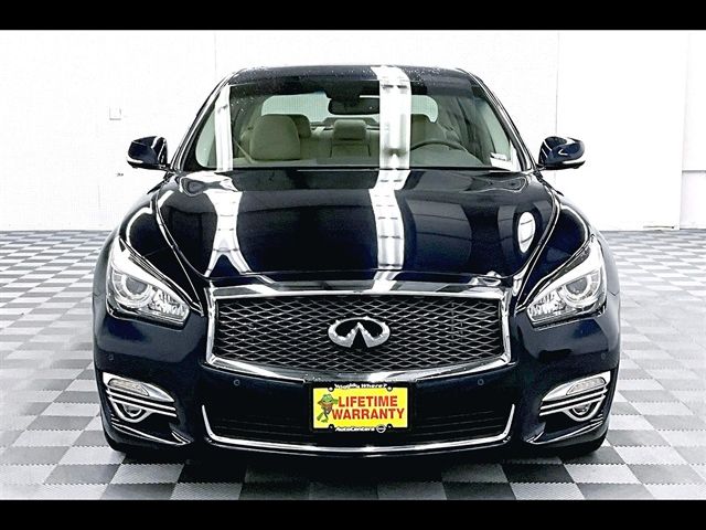 2015 INFINITI Q70 Base