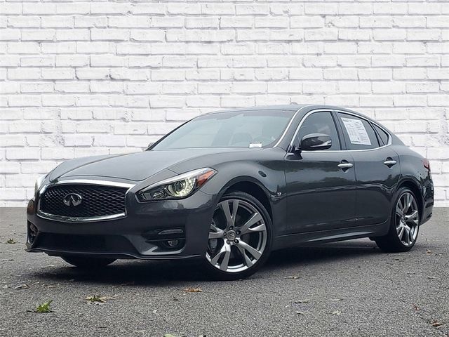 2015 INFINITI Q70 Base