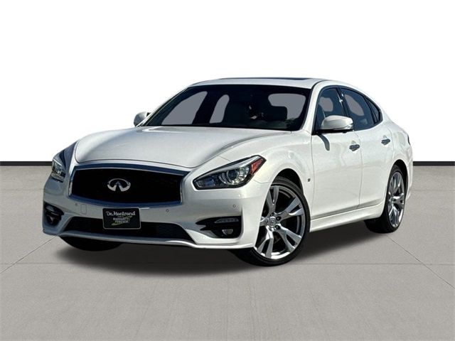 2015 INFINITI Q70 Base