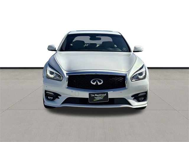 2015 INFINITI Q70 Base