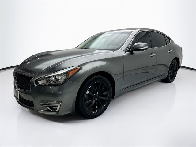 2015 INFINITI Q70 Base