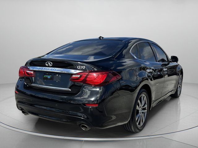 2015 INFINITI Q70 Base