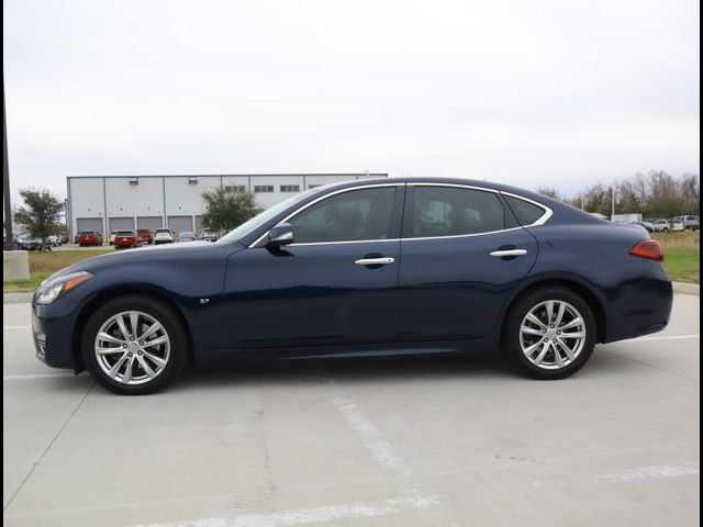 2015 INFINITI Q70 Base