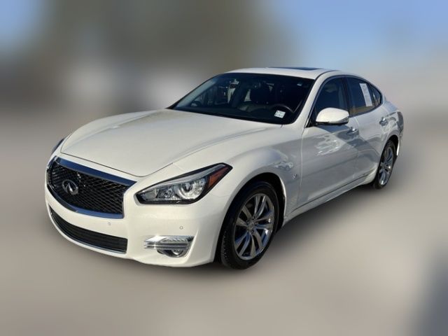 2015 INFINITI Q70 Base