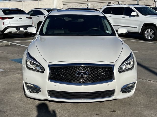 2015 INFINITI Q70 Base