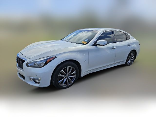 2015 INFINITI Q70 Base