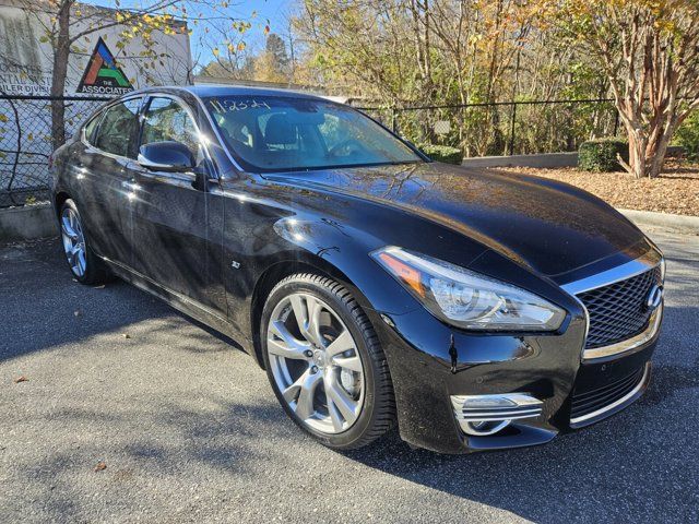 2015 INFINITI Q70 Base