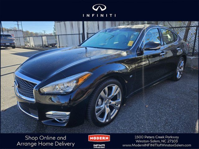 2015 INFINITI Q70 Base