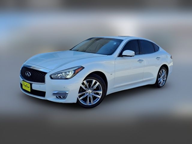 2015 INFINITI Q70 Base